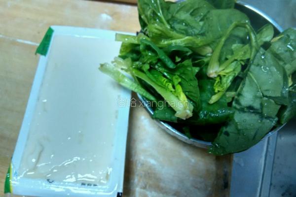 菠菜豆腐蝴蝶面的做法图解2