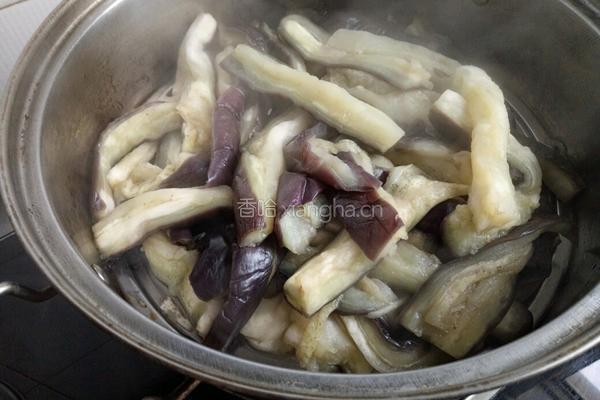 蒜蓉蒸茄条的做法图解6