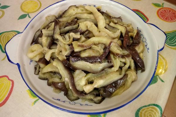 蒜蓉蒸茄条的做法图解8