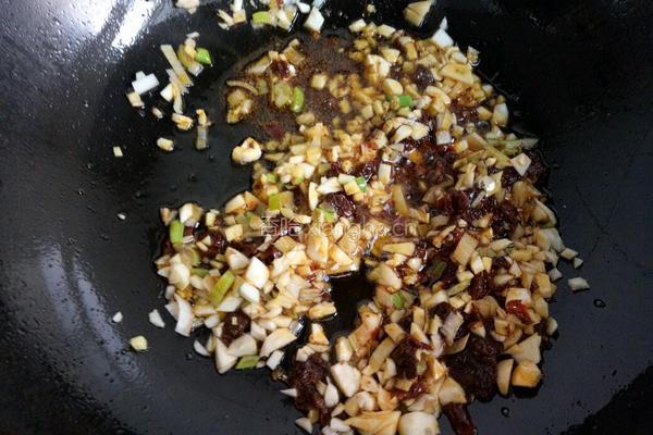 蒜蓉蒸茄条的做法图解10