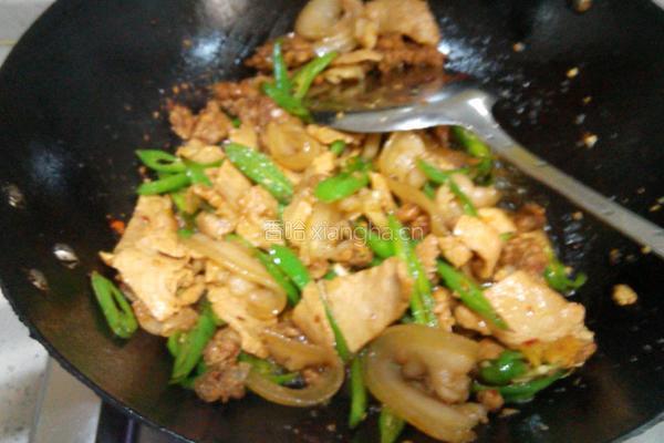 青椒豆豉熬肉的做法图解14