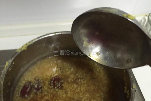 小米红糖大枣粥的做法图解4