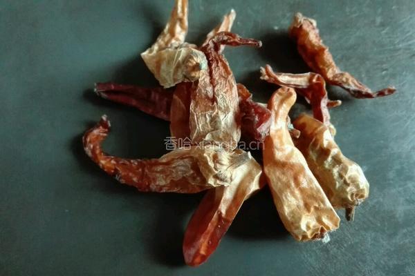 梅干菜蒸腊鱼的做法图解3