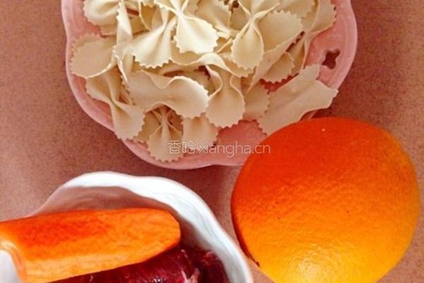 太阳花牛肉蝴蝶面的做法图解1