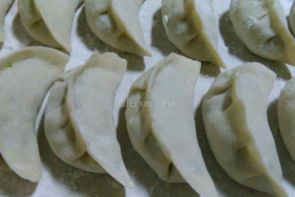 擀饺子皮的做法图解5