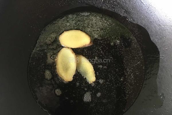 山药鲫鱼汤的做法图解3
