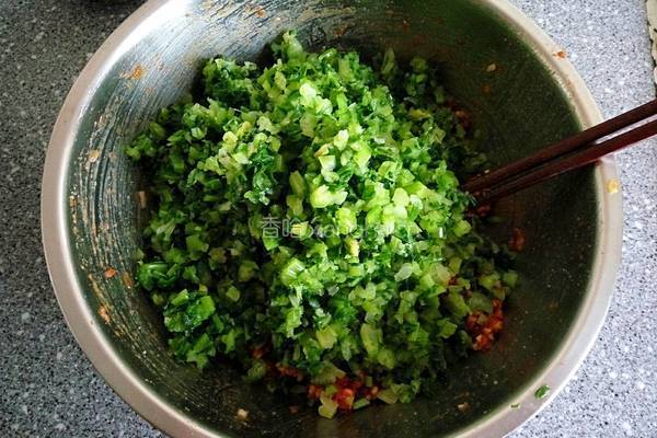 芹菜馅饺子的做法图解7