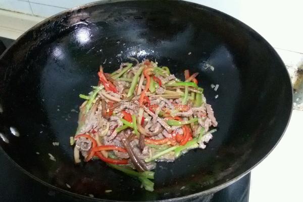 五香豆干炒牛肉的做法图解8
