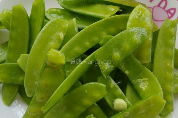 牛肉丸炒豆角的做法图解1