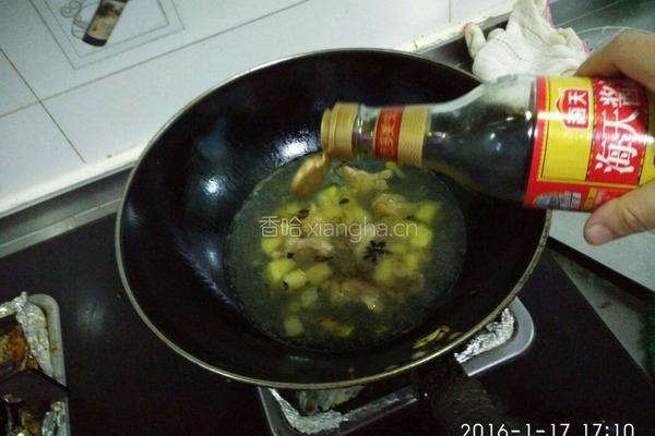 鸡肉鲜蘑土豆饭的做法图解6