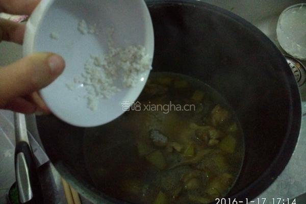 鸡肉鲜蘑土豆饭的做法图解9
