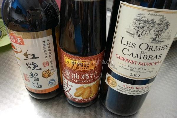 干红葡萄酒烧鸡翅根的做法图解3