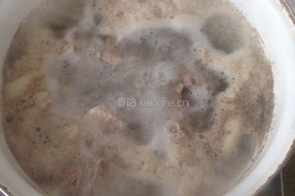 香菇胡萝卜排骨汤的做法图解3