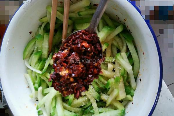 爽脆咸萝卜条（快手咸菜）的做法图解4