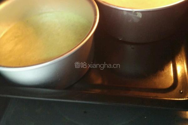 菠菜火龙果双色蛋糕的做法图解8