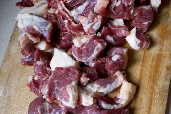 砂锅牛肉煲的做法图解1