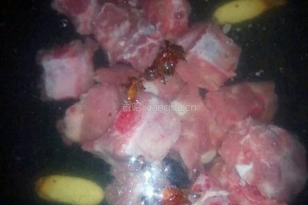 排骨汤的做法图解1