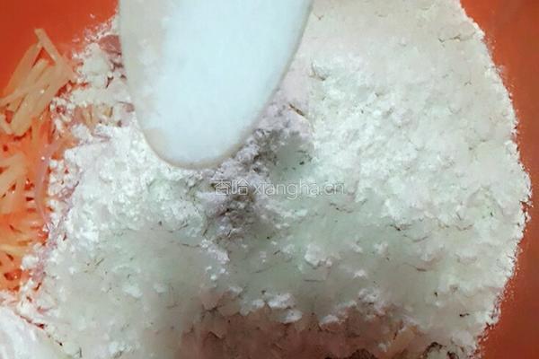 土豆胡萝卜火腿饼的做法图解4