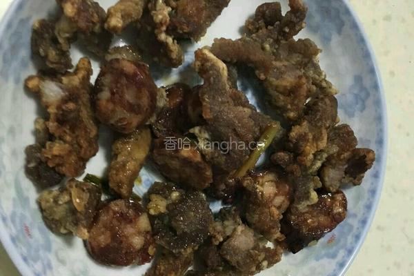 木耳酥肉蒸碗。的做法图解2