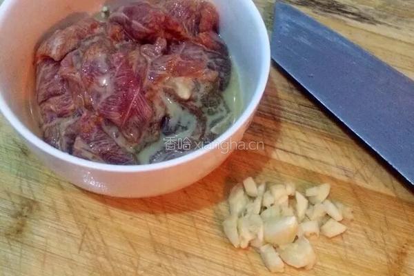 竹笋炒肉的做法图解3