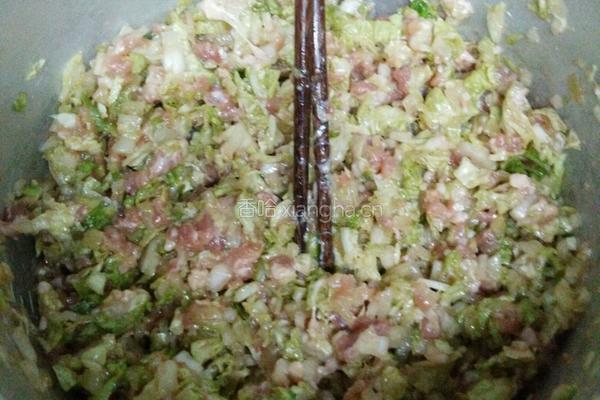 白菜馅饺子的做法图解1