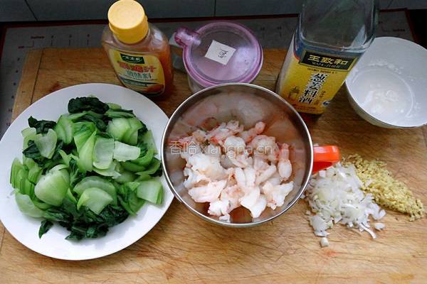 清炒虾仁油菜的做法图解3