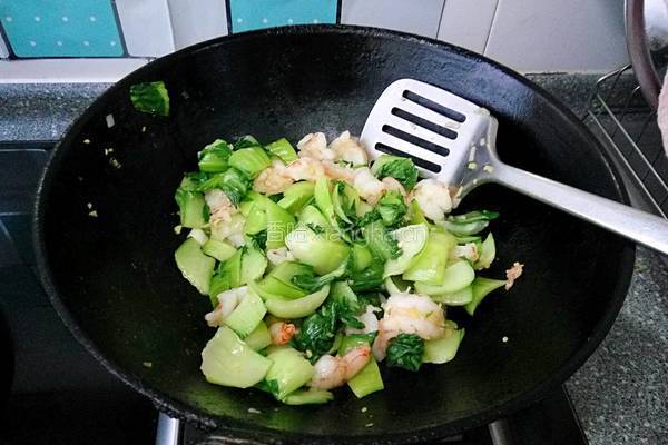清炒虾仁油菜的做法图解7