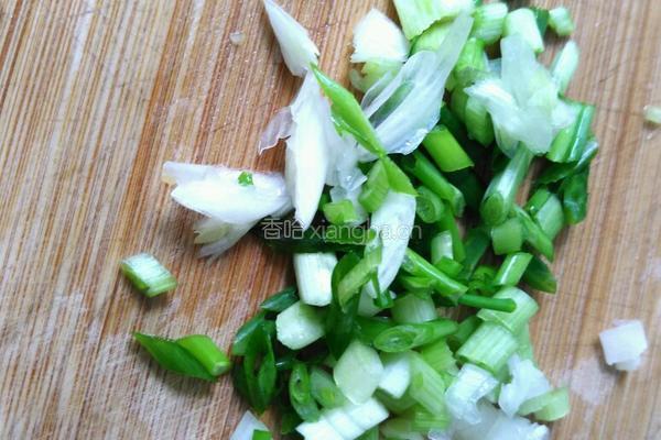 椒盐葱花饼的做法图解2