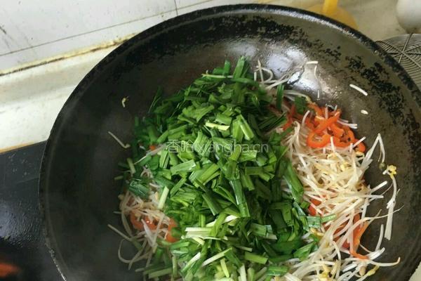 韭菜银芽的做法图解5