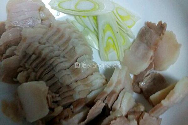 酸菜白肉粉丝汤的做法图解2