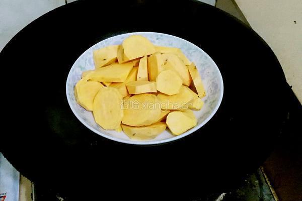 炸红薯丸子的做法图解3