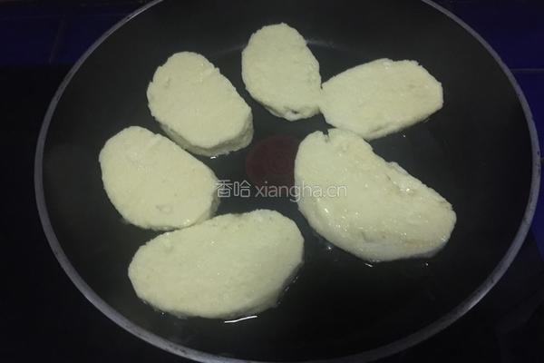鸡蛋煎馒头片的做法图解4