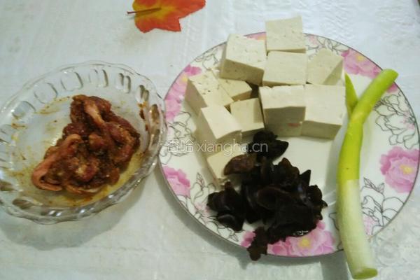 豆腐粉蒸肉的做法图解1