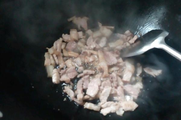 猪肉炒菜花的做法图解3