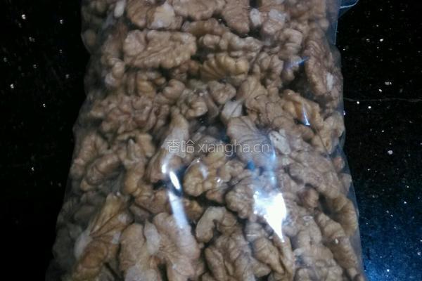 核桃姜汁红糖蒸鸡蛋的做法图解1
