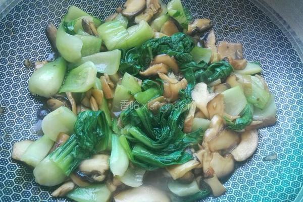 耗油香菇炒油菜的做法图解6