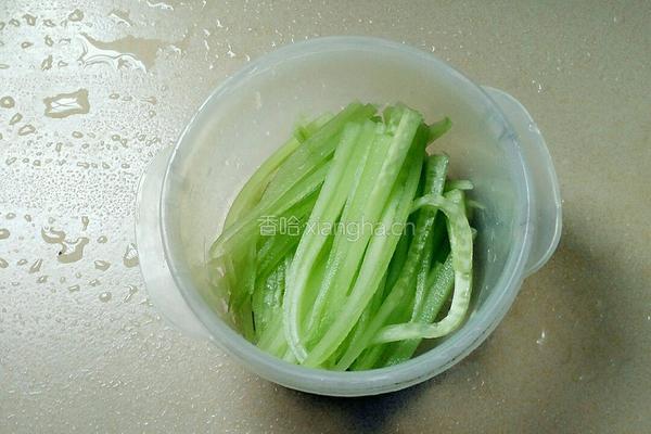 肉丝淋凉米粉的做法图解4