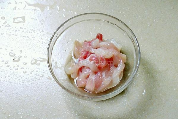 肉丝淋凉米粉的做法图解3