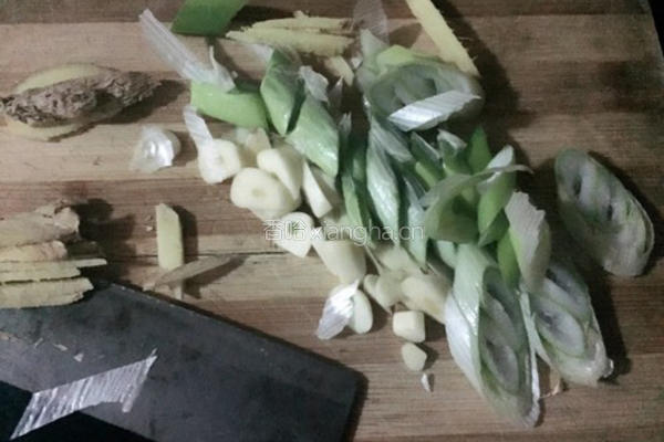 香煎小嘴鱼的做法图解2