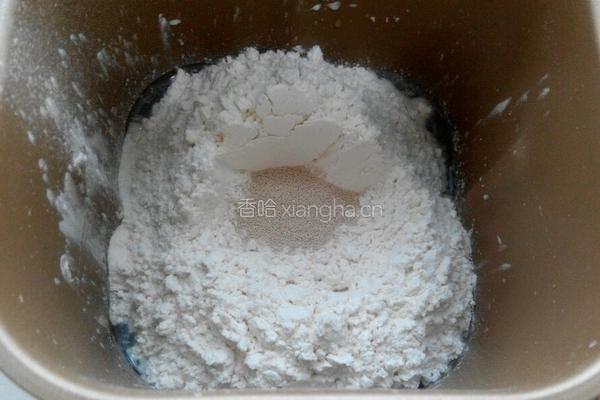 淡奶油面包的做法图解1