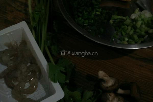 芹菜虾仁粥的做法图解1