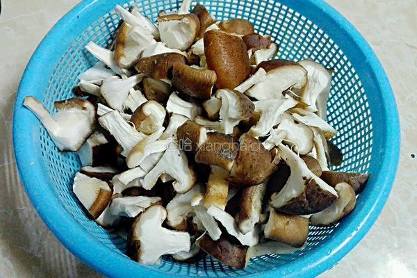 香菇炒猪舌的做法图解4