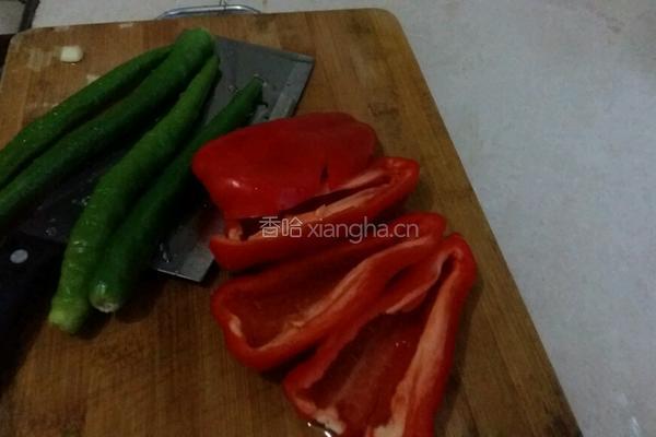 双椒腊肉的做法图解2