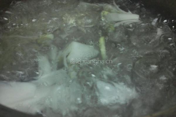 香菇红枣排骨汤的做法图解5