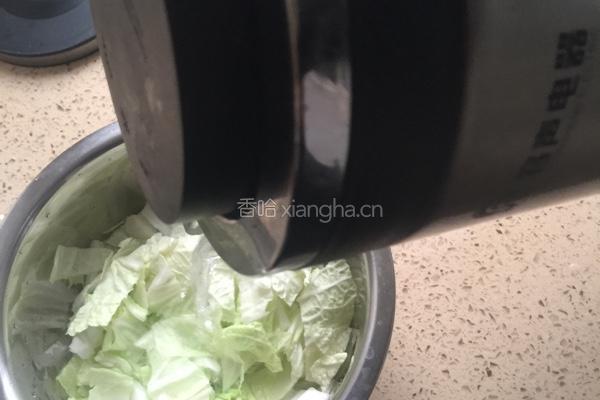 油泼白菜的做法图解3