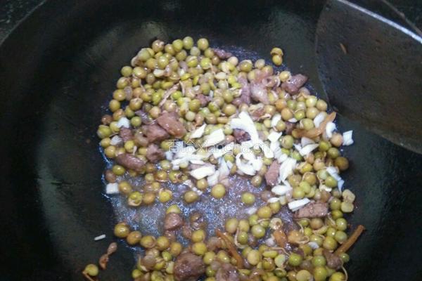 肉炒豌豆嘴的做法图解4