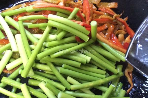 蒜苔炒牛肉的做法图解5