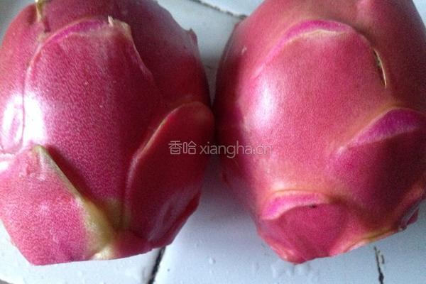 拌火龙果皮的做法图解1