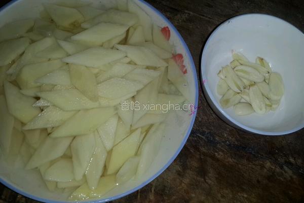 酱香土豆片的做法图解1