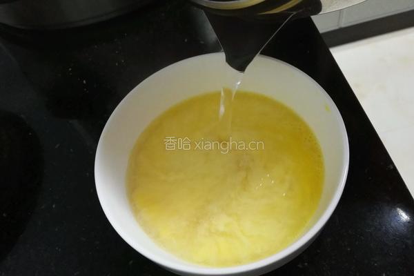 蜂蜜降火鸡蛋花的做法图解4